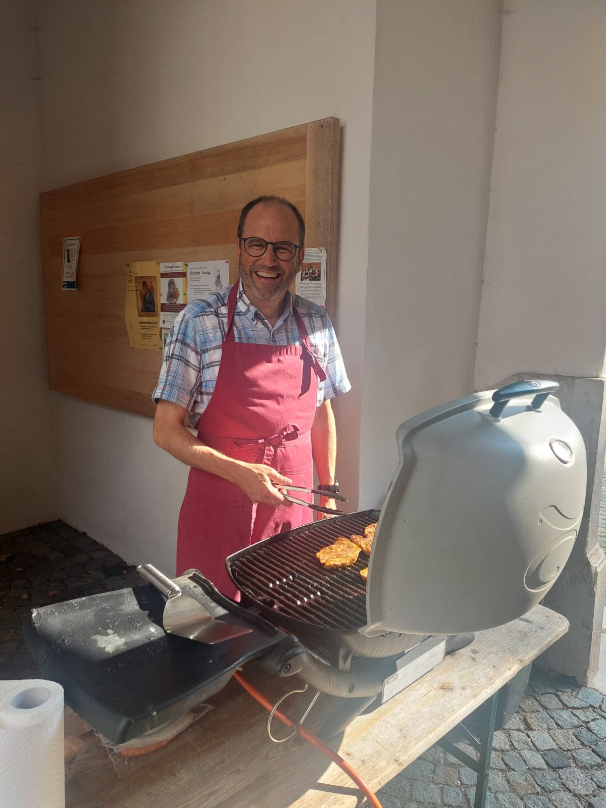 Von der Grillglut bis zum Kirchturm: Gemeinsam unterwegs beim Ministrantengrillen